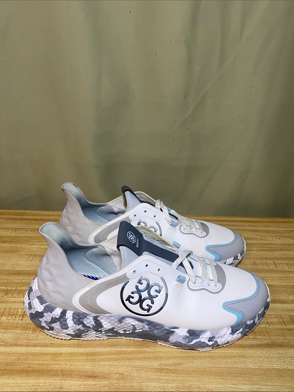 G/Fore MG4X2 Gradient Golf Cross Trainer Grey Camo White Shoes Mens 11.5